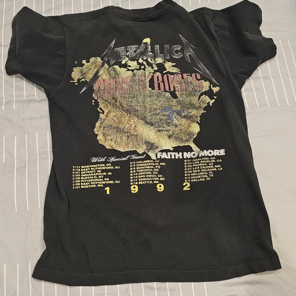 Guns N' Roses and Metallica Graphic T-Shirt - Picture 4 of 7